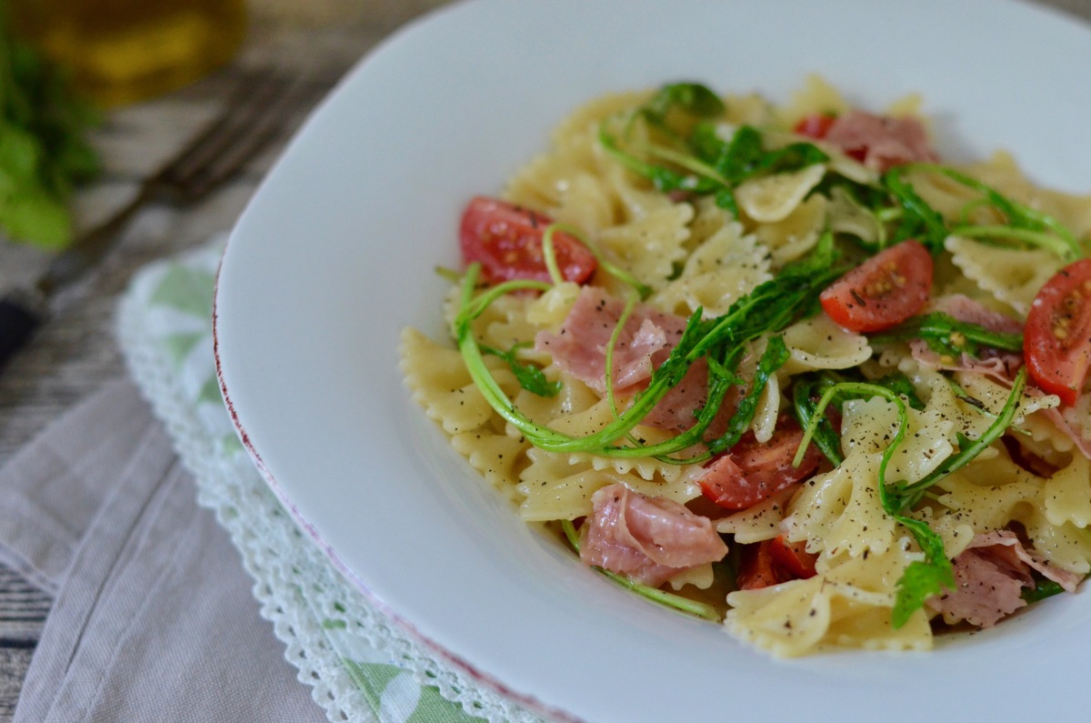 Für jeden Tag: Farfalle mit italienischer Salami, Tomaten &amp; Rucola ...