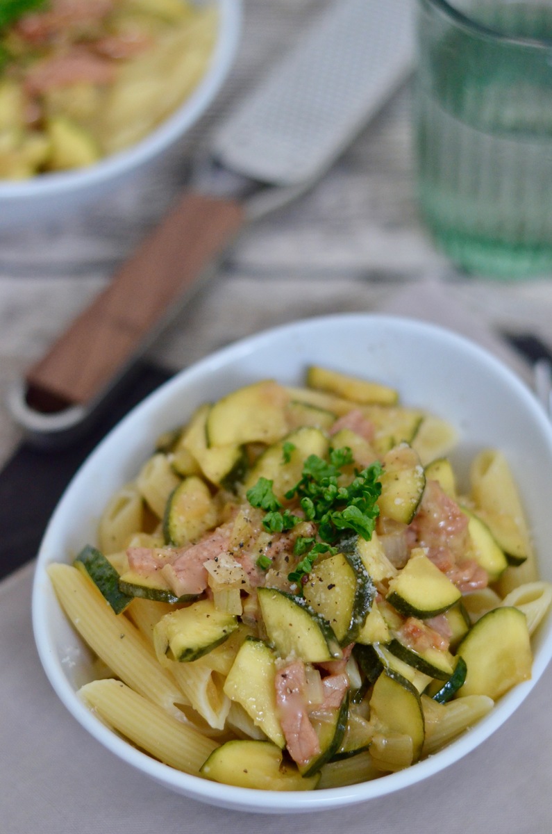 Pasta Wednesday Pasta mit Zucchini & Pancetta in ParmesanButterSauce